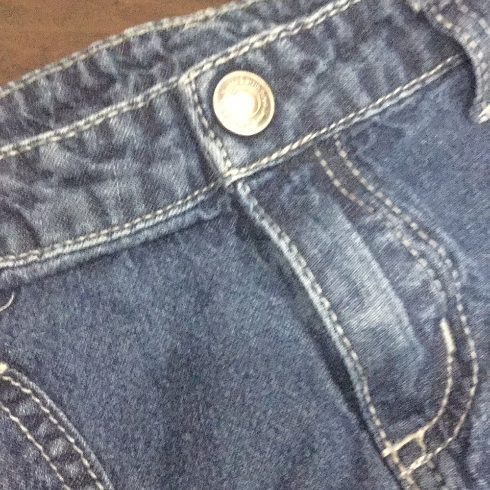 Shorts - Picture 2 of 6